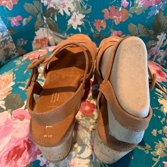 NEW TOMS Carmel Brown Suede Willow Wedges - Picture 6 of 13